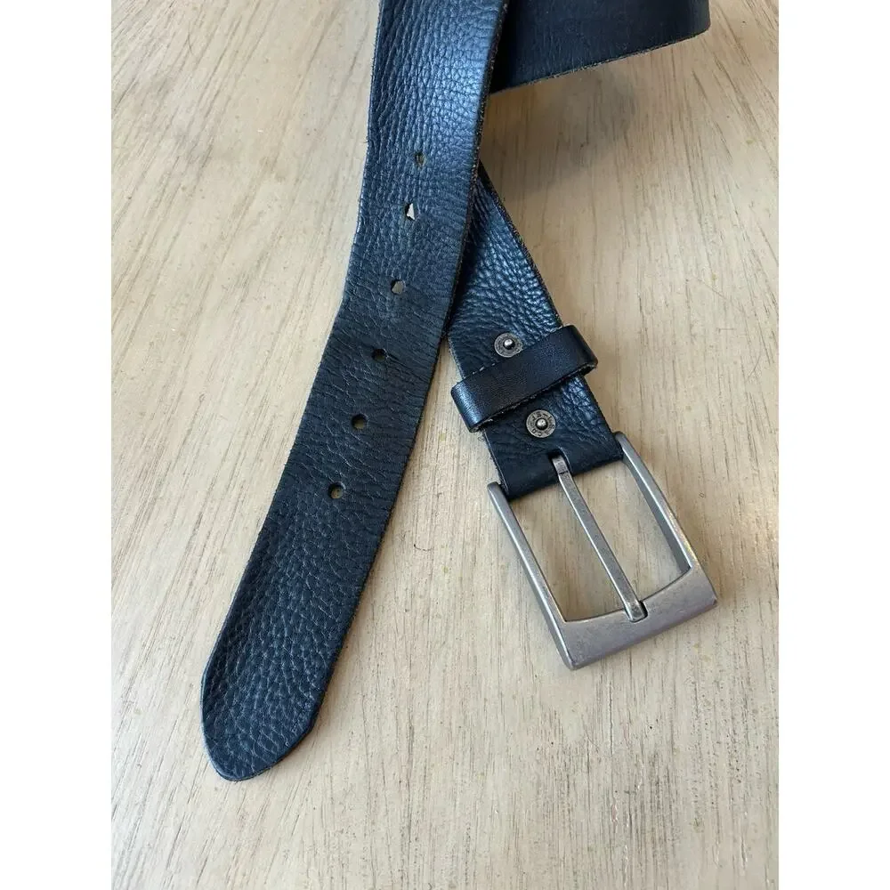 LEVIS Mens Black Leather Belt Genuine Leather Silver Buckle Sz 42 Work Casual